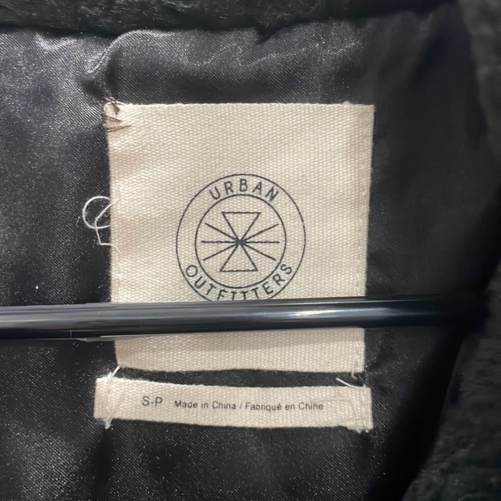 Urban Outfitters Eva Black Faux Fur Coat - Picture 7 of 7